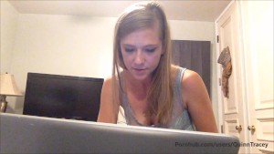 Quinn Tracey Gamer Girl Masturbates Live